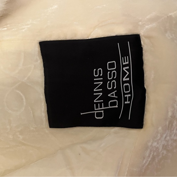 Dennis Basso Elegant Ivory Faux Fur Throw - Picture 2 of 3